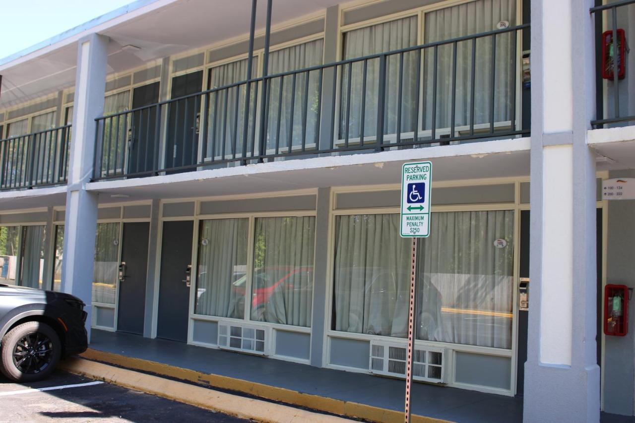 Super 8 By Wyndham Morganton Exterior foto